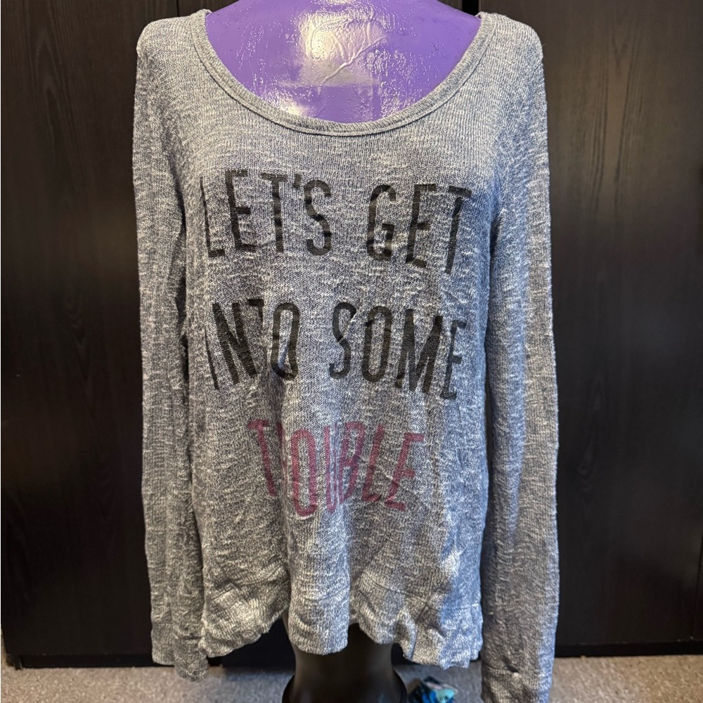 Gray Long Sleeve Graphic Sweater